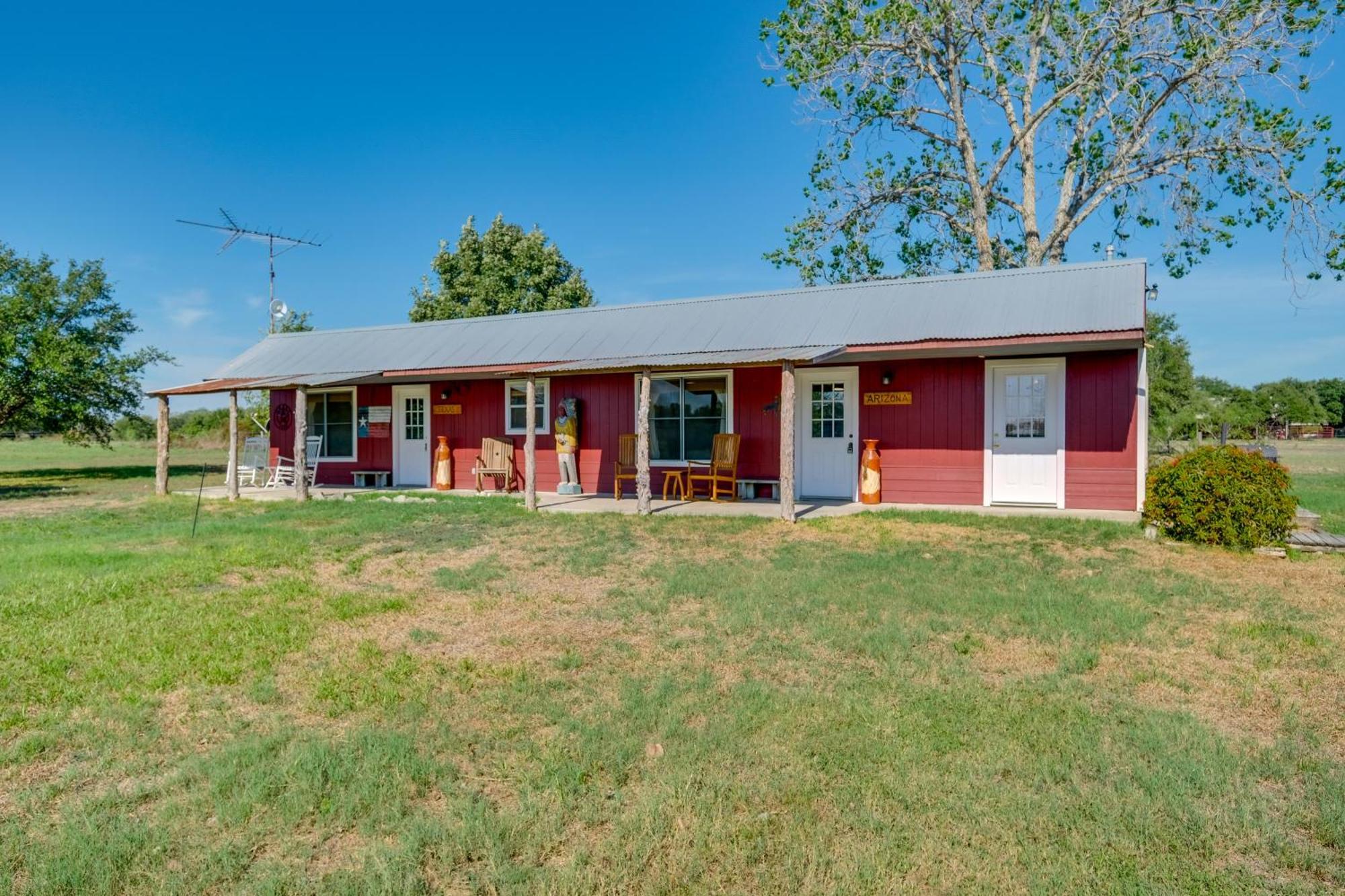 Delightful Carmine Studio On Farm Near Round Top! المظهر الخارجي الصورة