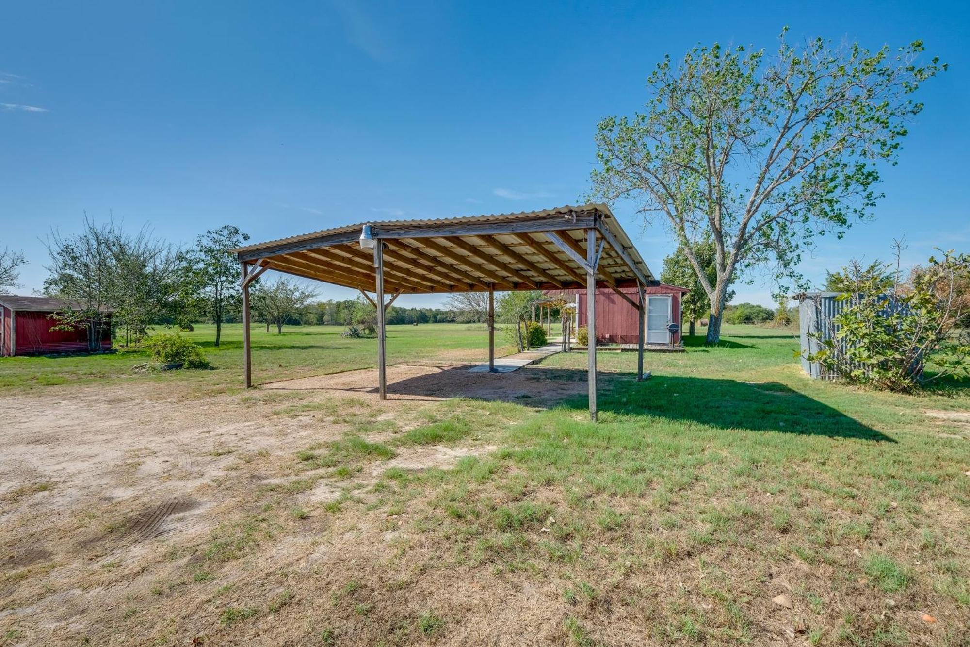 Delightful Carmine Studio On Farm Near Round Top! المظهر الخارجي الصورة